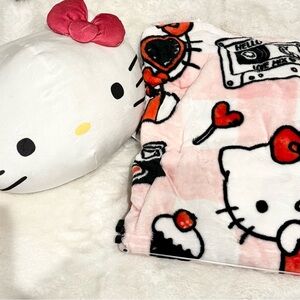 *NEW*Hello Kitty, throw & pillow set